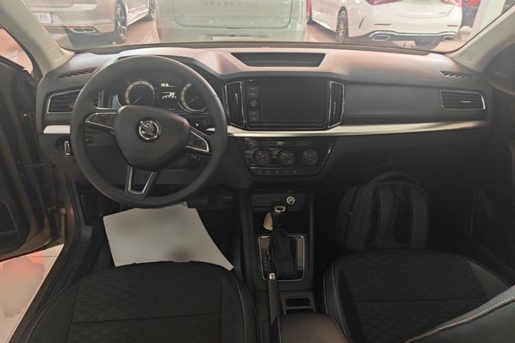 Used Skoda Kamiq 2018 1.5L Automatic Comfort Edition China VI Standard Center Console