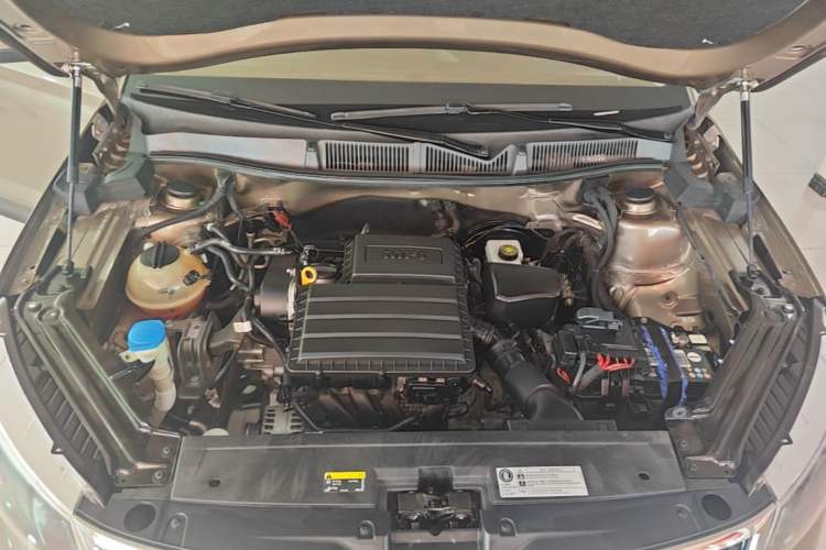 Used Skoda Kamiq 2018 1.5L Automatic Comfort Edition China VI Standard Engine Bay