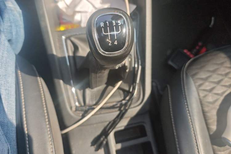 Used Skoda Kamiq 2018 1.5L Manual Comfort Edition China V Standard Gear Lever
