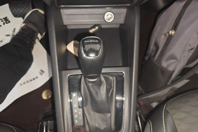Used Skoda Kamiq 2018 1.5L Automatic Comfort Edition China VI Standard Gear Lever