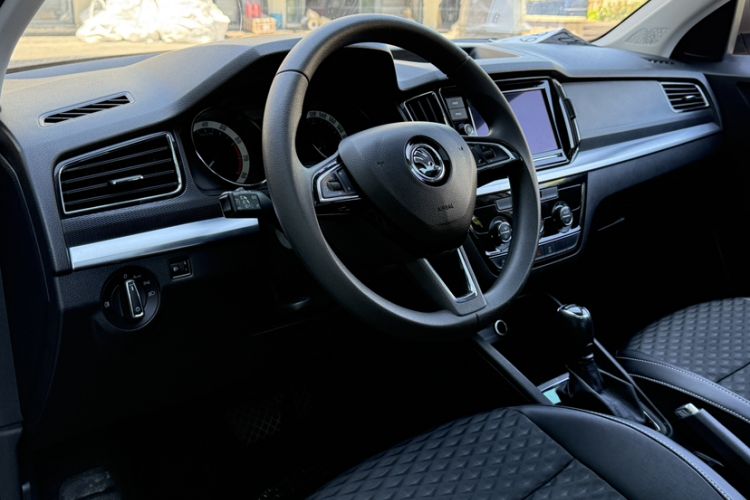 Used Skoda Kamiq 2018 1.5L Automatic Comfort Edition China VI Standard Interior 2