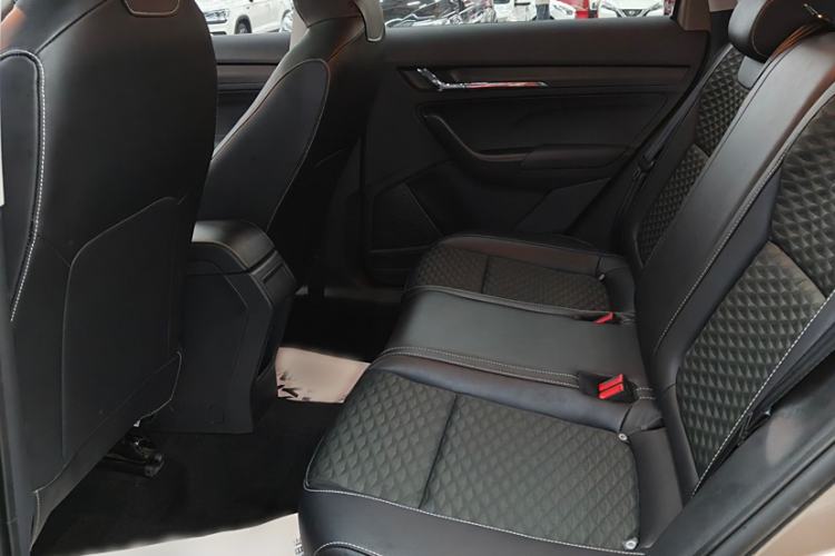 Used Skoda Kamiq 2018 1.5L Automatic Comfort Edition China VI Standard Interior 4