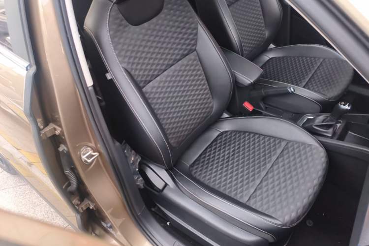 Used Skoda Kamiq 2018 1.5L Automatic Comfort Edition China VI Standard Right Front Seat