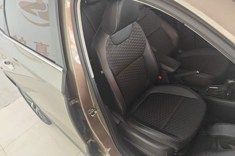 Used Skoda Kamiq 2018 1.5L Automatic Comfort Edition China VI Standard Right Front Seat