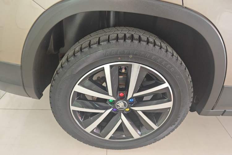 Used Skoda Kamiq 2018 1.5L Automatic Comfort Edition China VI Standard Right Rear Wheel Hub