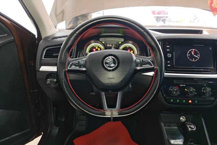 Used Skoda Kamiq 2018 1.5L Automatic Comfort Edition China VI Standard Steering Wheel