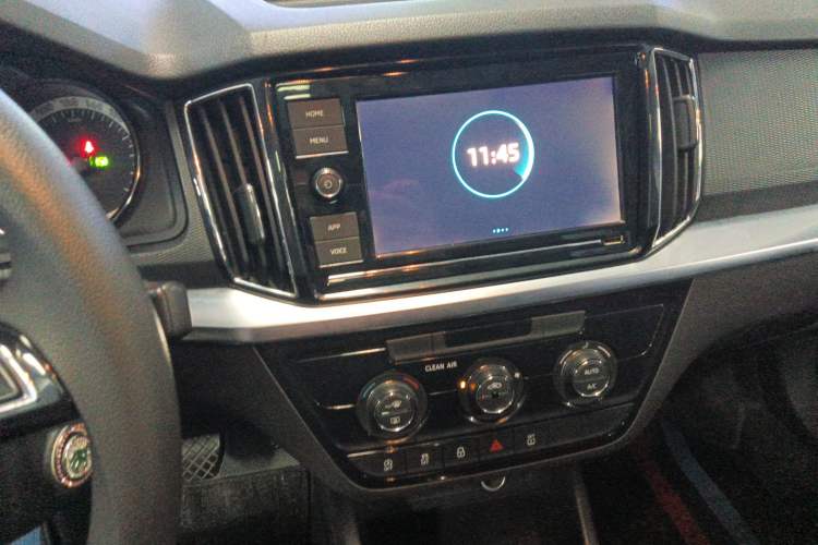 Used Skoda Kamiq 2018 1.5L Automatic Comfort Edition China V Standard Audio And AC Panel