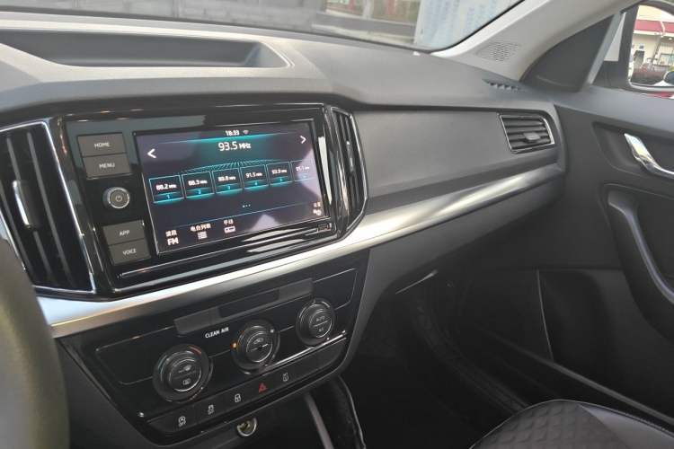 Used Skoda Kamiq 2018 1.5L Automatic Comfort Edition China V Standard Audio And AC Panel