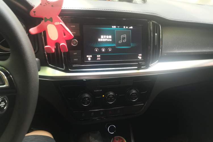Used Skoda Kamiq 2018 1.5L Automatic Comfort Edition China VI Standard Audio And AC Panel