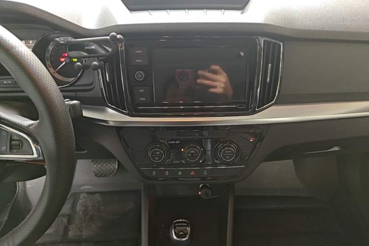 Used Skoda Kamiq 2018 1.5L Automatic Comfort Edition China V Standard Audio And AC Panel