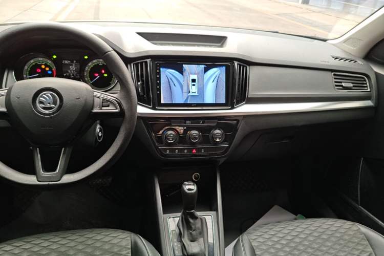 Used Skoda Kamiq 2018 1.5L Automatic Comfort Edition China VI Standard Audio And AC Panel