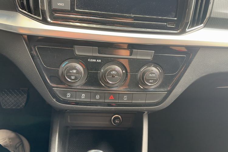Used Skoda Kamiq 2018 1.5L Automatic Comfort Edition China V Standard Audio And AC Panel