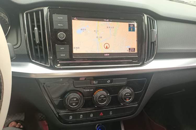 Used Skoda Kamiq 2018 1.5L Automatic Comfort Edition China VI Standard Audio And AC Panel