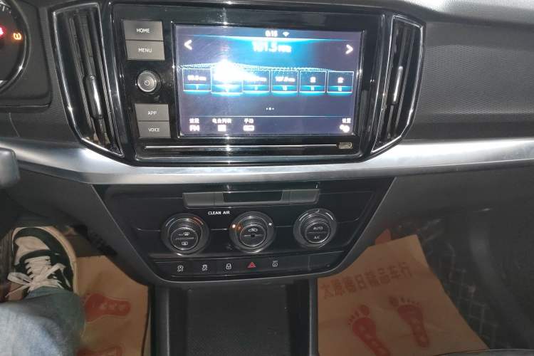 Used Skoda Kamiq 2018 1.5L Manual Comfort Edition China VI Standard Audio And AC Panel