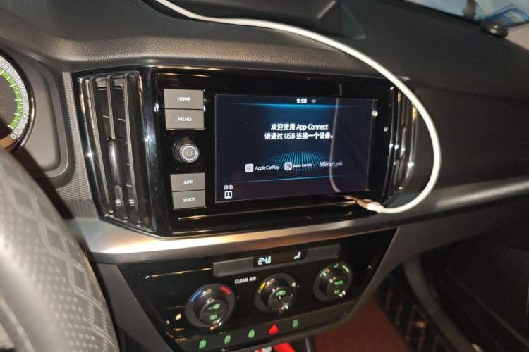Used Skoda Kamiq 2018 1.5L Automatic Comfort Edition China VI Standard Audio And AC Panel