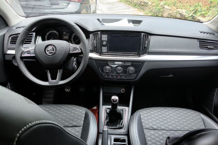Used Skoda Kamiq 2018 1.5L Manual Comfort Edition China VI Standard Center Console