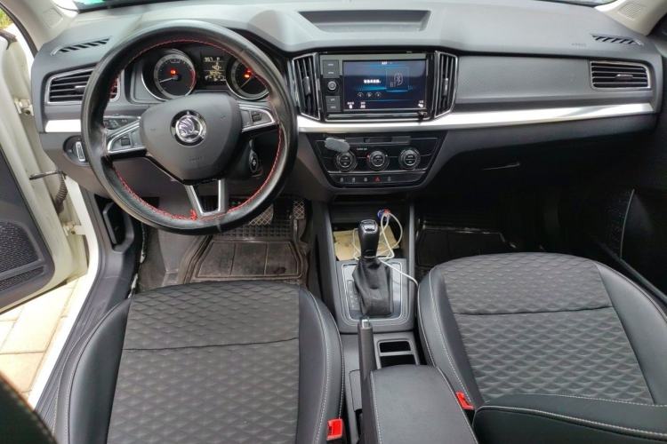 Used Skoda Kamiq 2018 1.5L Automatic Comfort Edition China VI Standard Center Console