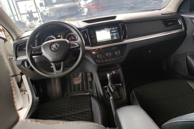 Used Skoda Kamiq 2018 1.5L Automatic Comfort Edition China VI Standard Center Console