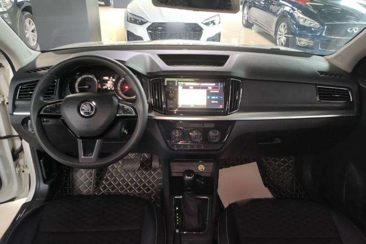 Used Skoda Kamiq 2018 1.5L Automatic Comfort Edition China VI Standard Center Console