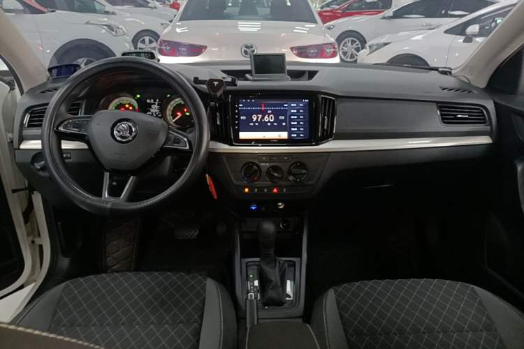 Used Skoda Kamiq 2018 1.5L Automatic Standard Version China V Emission Standard Center Console