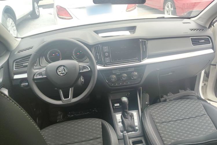 Used Skoda Kamiq 2018 1.5L Automatic Comfort Edition China VI Standard Center Console
