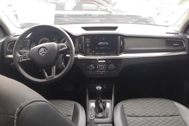 Used Skoda Kamiq 2018 1.5L Automatic Comfort Edition China VI Standard Center Console