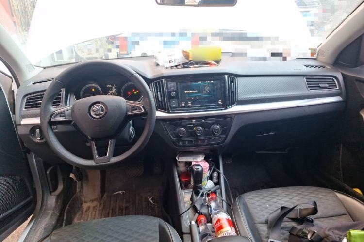 Used Skoda Kamiq 2018 1.5L Automatic Comfort Edition China VI Standard Center Console