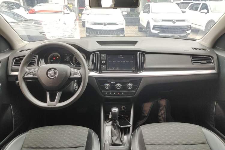 Used Skoda Kamiq 2018 1.5L Automatic Comfort Edition China VI Standard Center Console