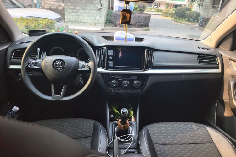 Used Skoda Kamiq 2018 1.5L Manual Comfort Edition China VI Standard Center Console