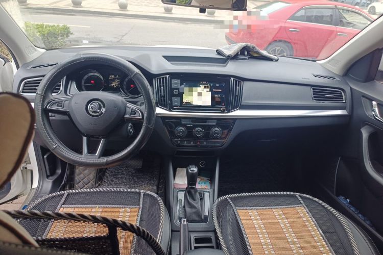 Used Skoda Kamiq 2018 1.5L Automatic Comfort Edition China VI Standard Center Console