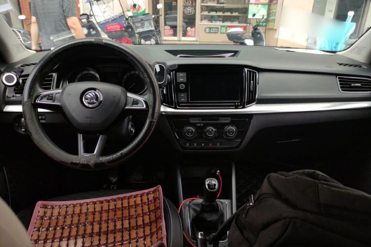 Used Skoda Kamiq 2018 1.5L Manual Comfort Edition China VI Standard Center Console