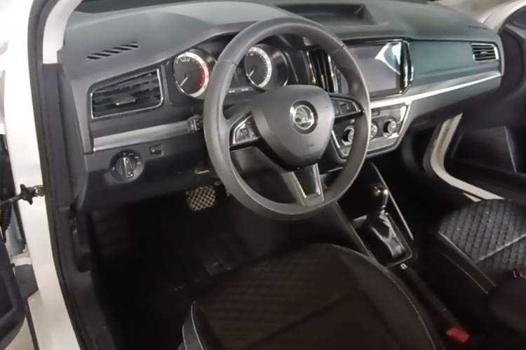 Used Skoda Kamiq 2018 1.5L Automatic Comfort Edition China V Standard Center Console
