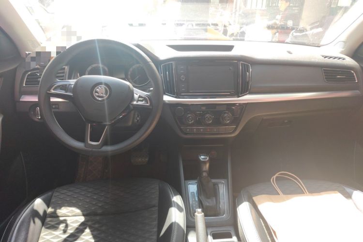 Used Skoda Kamiq 2018 1.5L Automatic Comfort Edition China VI Standard Center Console
