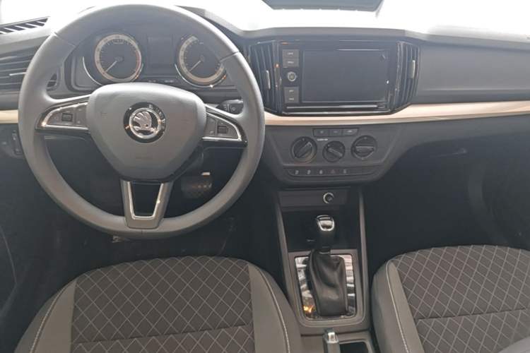 Used Skoda Kamiq 2018 1.5L Automatic Standard Version China V Emission Standard Center Console