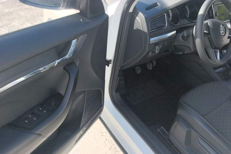 Used Skoda Kamiq 2018 1.5L Manual Comfort Edition China VI Standard Driver Seat