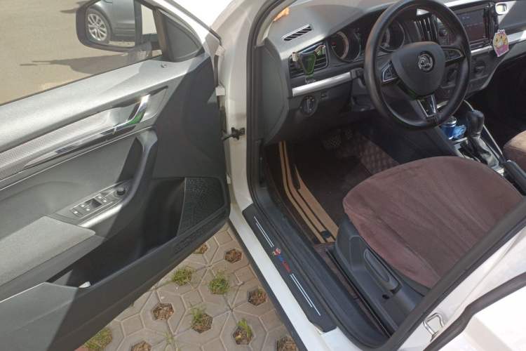 Used Skoda Kamiq 2018 1.5L Automatic Standard Edition China VI Driver Seat