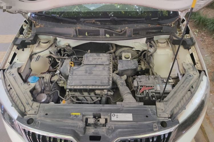 Used Skoda Kamiq 2018 1.5L Automatic Comfort Edition China VI Standard Engine Bay