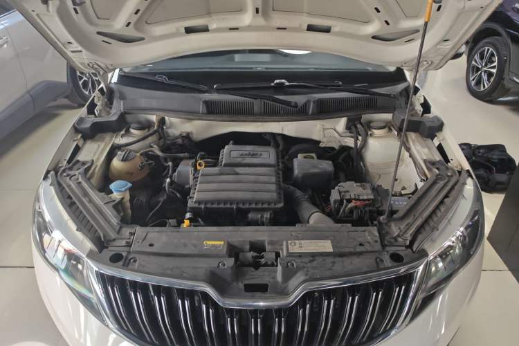 Used Skoda Kamiq 2018 1.5L Automatic Comfort Edition China VI Standard Engine Bay