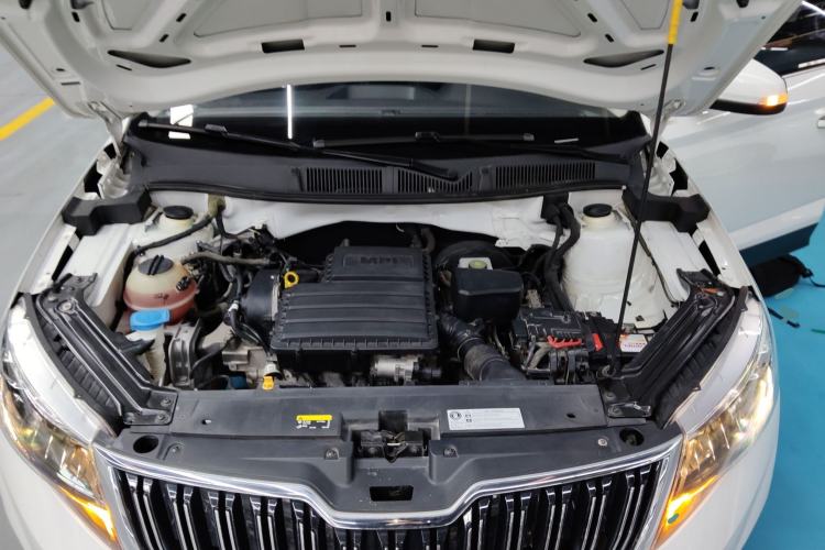 Used Skoda Kamiq 2018 1.5L Automatic Comfort Edition China VI Standard Engine Bay
