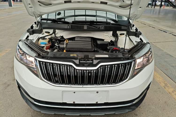 Used Skoda Kamiq 2018 1.5L Automatic Comfort Edition China VI Standard Engine Bay