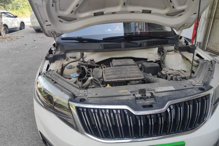 Used Skoda Kamiq 2018 1.5L Automatic Comfort Edition China VI Standard Engine Bay Right