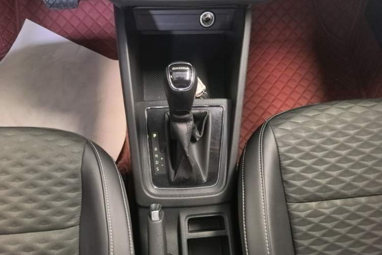 Used Skoda Kamiq 2018 1.5L Automatic Comfort Edition China VI Standard Gear Lever