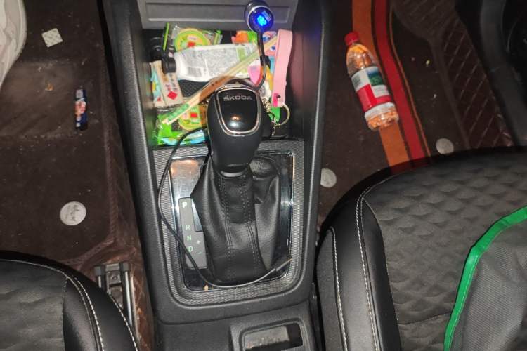 Used Skoda Kamiq 2018 1.5L Automatic Comfort Edition China VI Standard Gear Lever