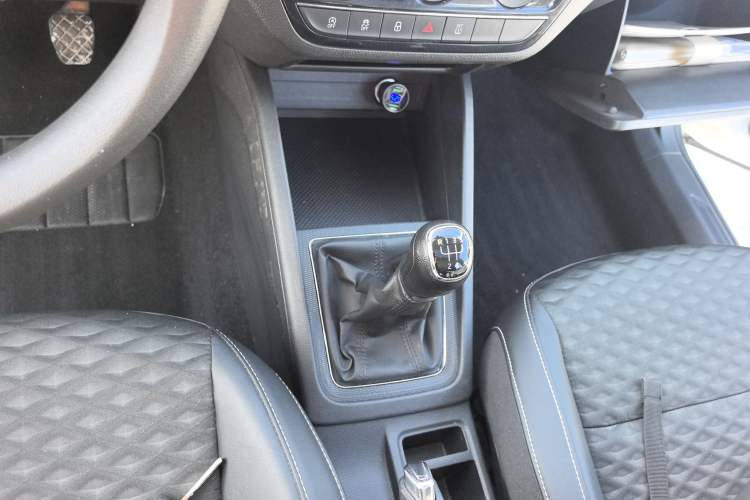 Used Skoda Kamiq 2018 1.5L Manual Comfort Edition China VI Standard Gear Lever