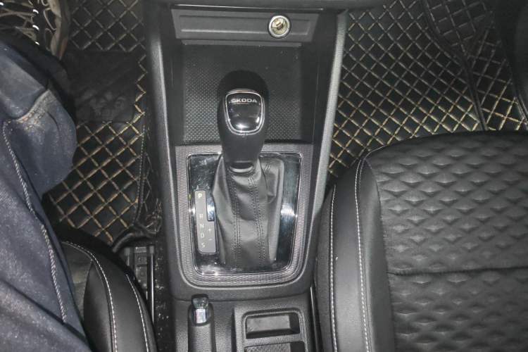 Used Skoda Kamiq 2018 1.5L Automatic Comfort Edition China VI Standard Gear Lever