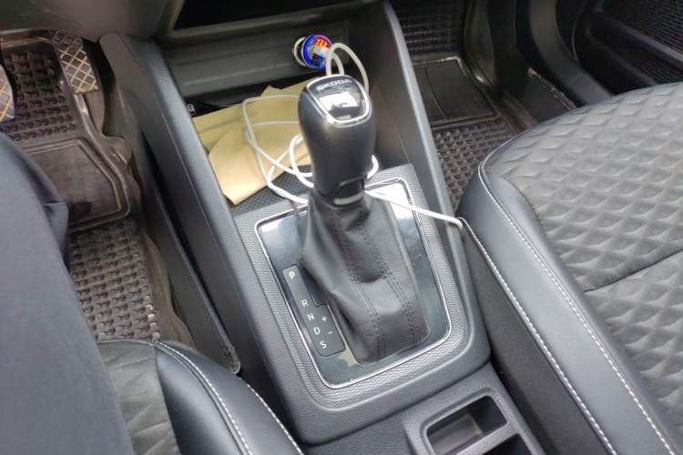 Used Skoda Kamiq 2018 1.5L Automatic Comfort Edition China VI Standard Gear Lever