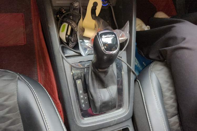 Used Skoda Kamiq 2018 1.5L Automatic Comfort Edition China VI Standard Gear Lever
