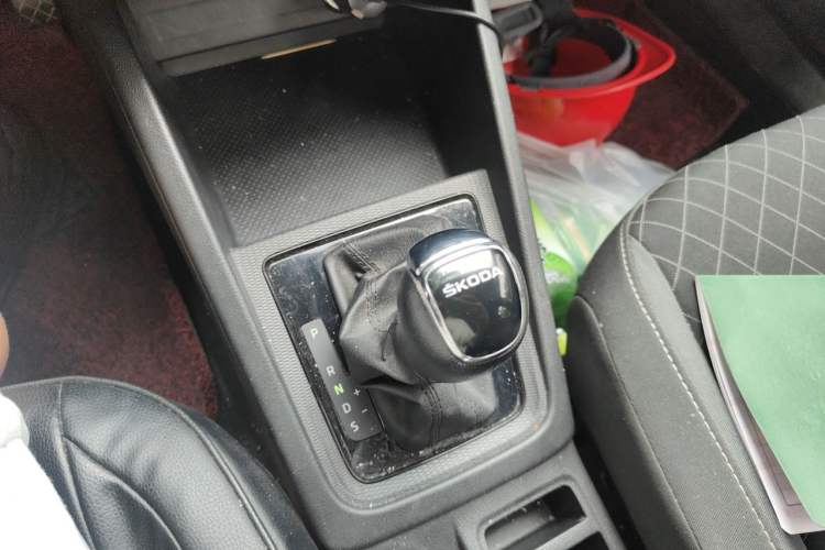 Used Skoda Kamiq 2018 1.5L Automatic Standard Edition China VI Gear Lever
