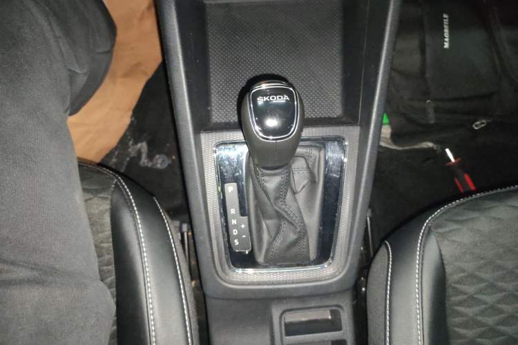 Used Skoda Kamiq 2018 1.5L Automatic Comfort Edition China VI Standard Gear Lever