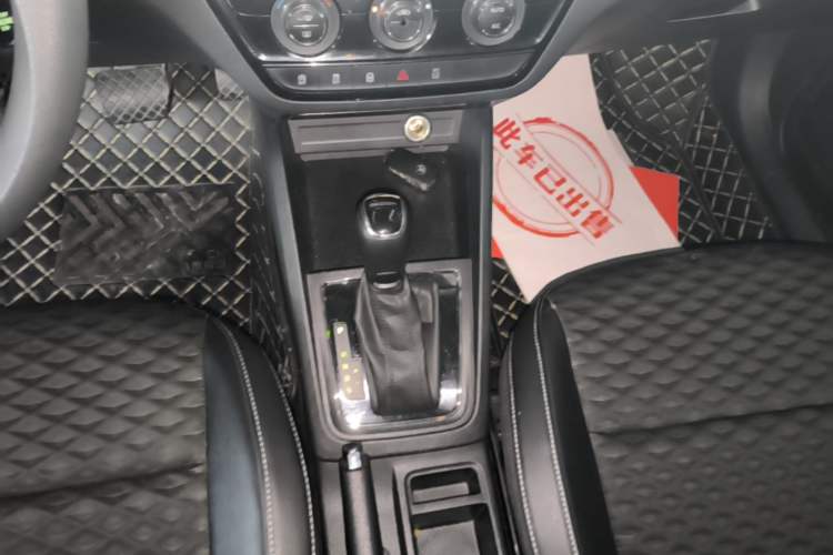 Used Skoda Kamiq 2018 1.5L Automatic Comfort Edition China VI Standard Gear Lever